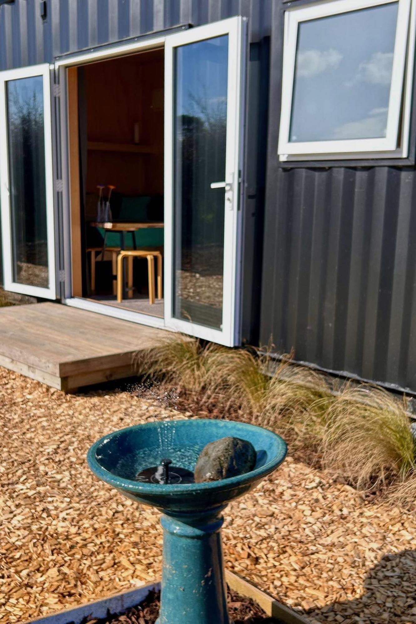 Cosy Tiny Container Cabin Carterton Ngoại thất bức ảnh